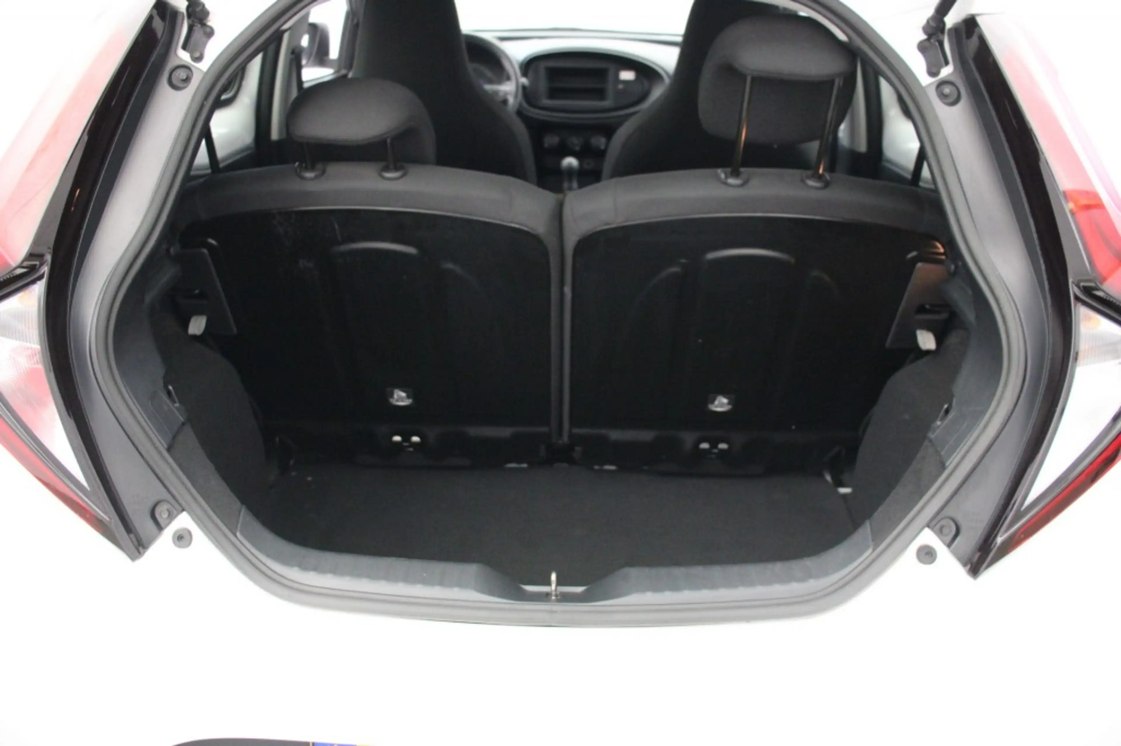 Toyota Aygo X 1.0 VVT-i MT - Carplay, Adaptive Cruise, Airco — photo 12