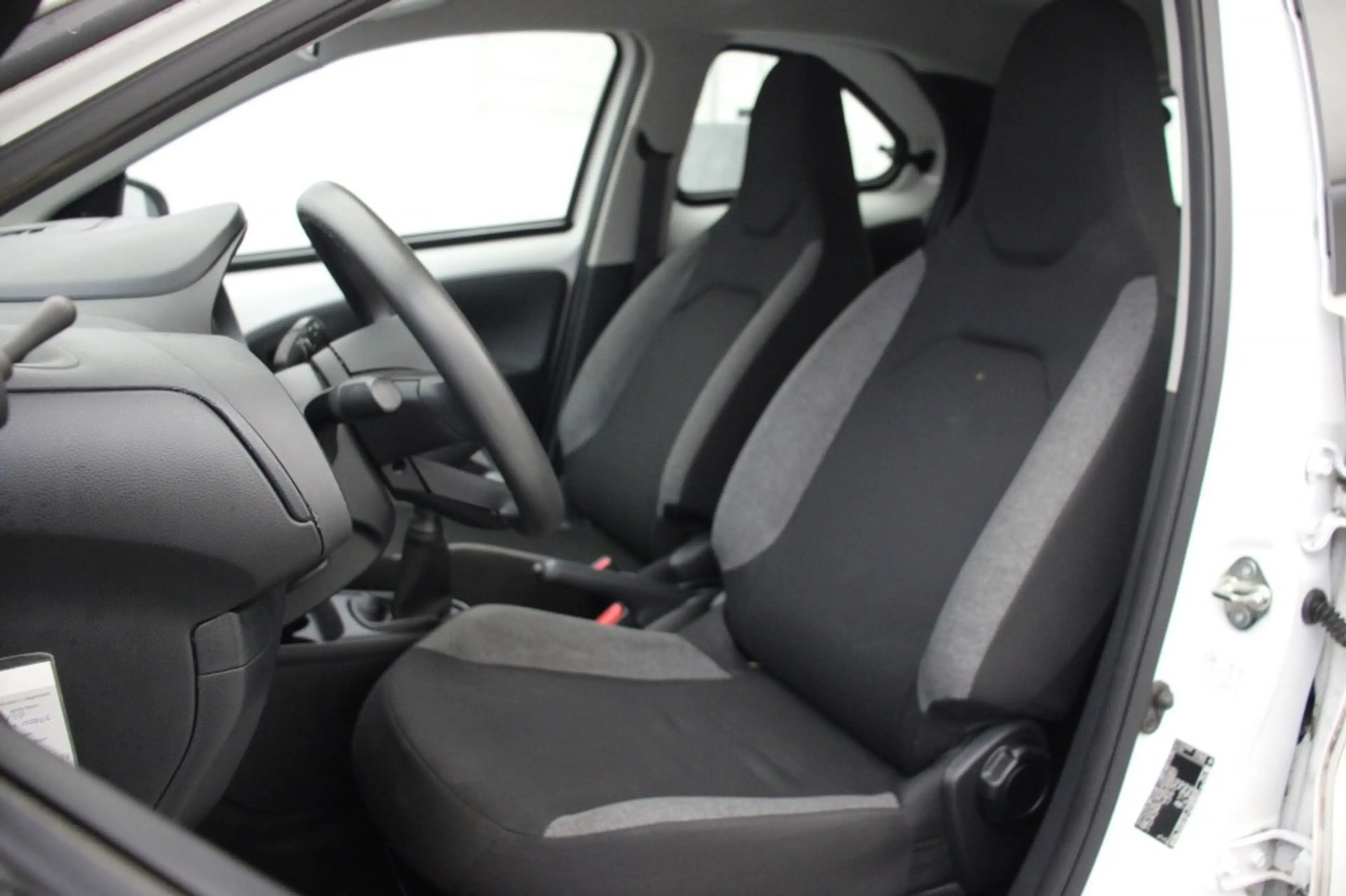 Toyota Aygo X 1.0 VVT-i MT - Carplay, Adaptive Cruise, Airco — photo 10
