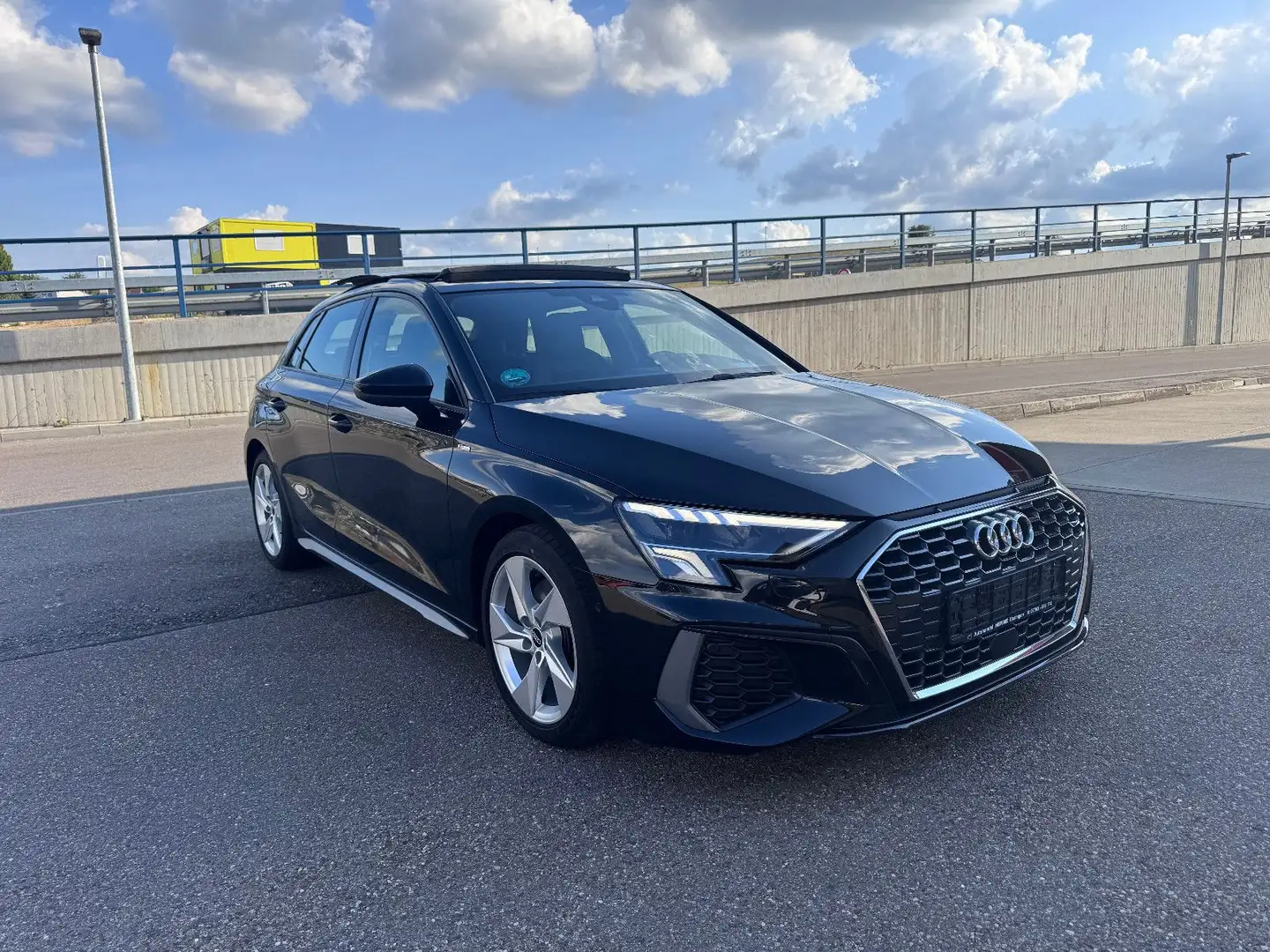 Audi A3 SB 35 TDI S line Pano Nav Matrix Cam ACC Alca Schwarz - 2