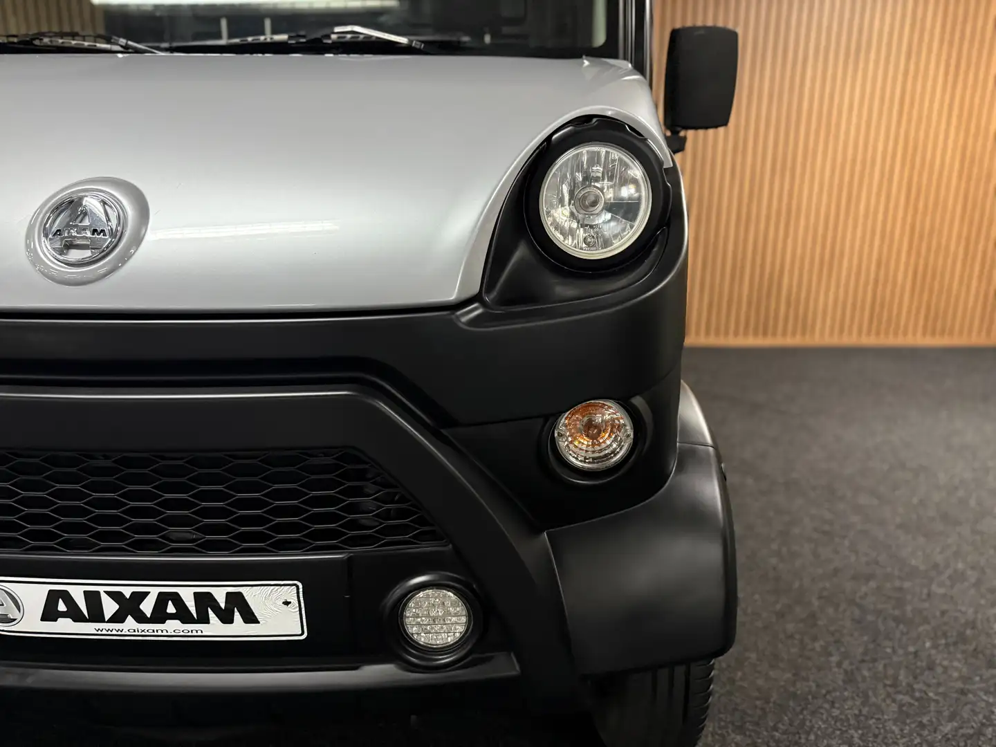 Aixam D-truck Kastenwagen / 8 PS Motor / Elektr. Fensterheber - 2