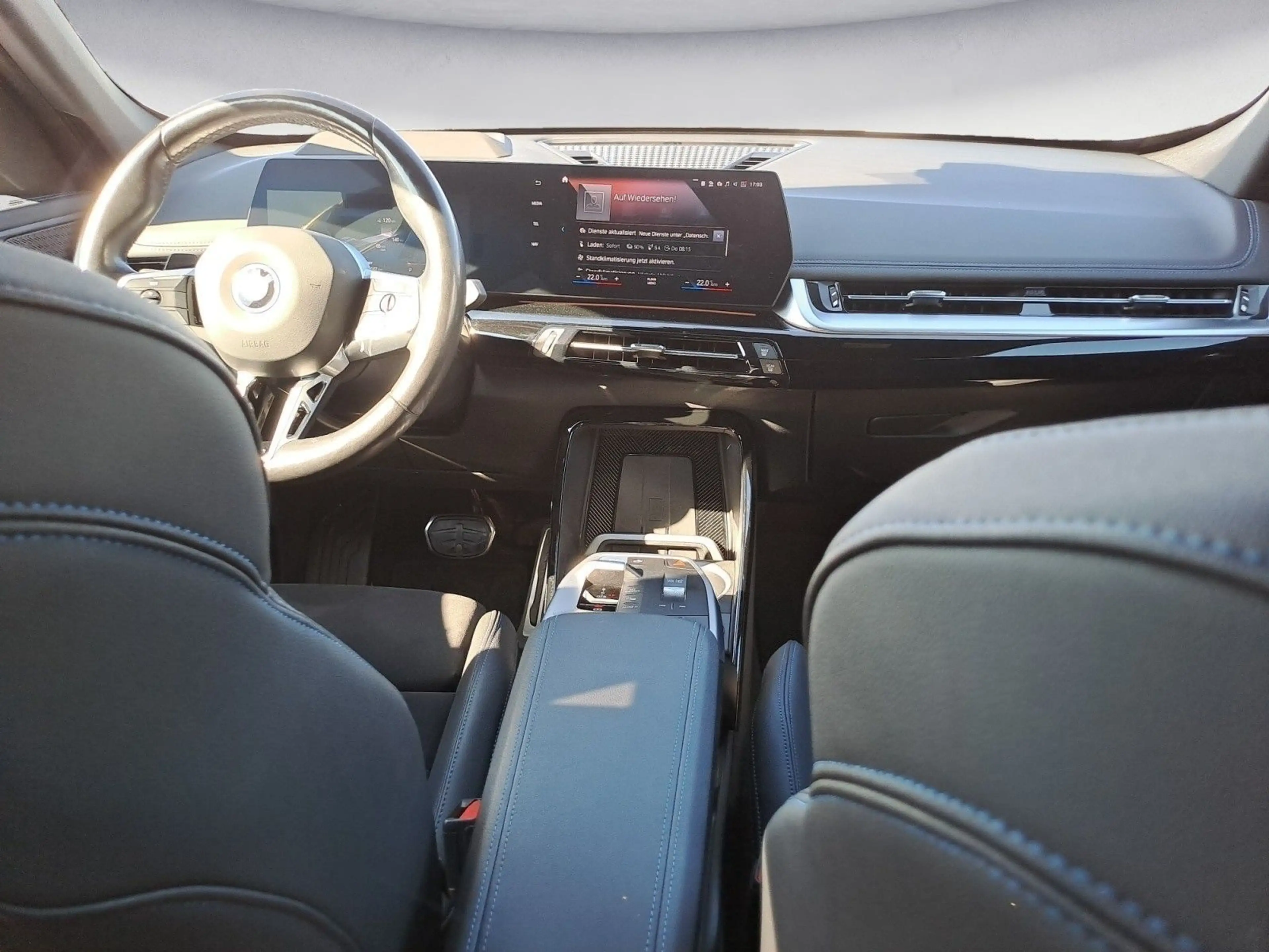 BMW iX1 xDrive30 M-Sport — photo 13