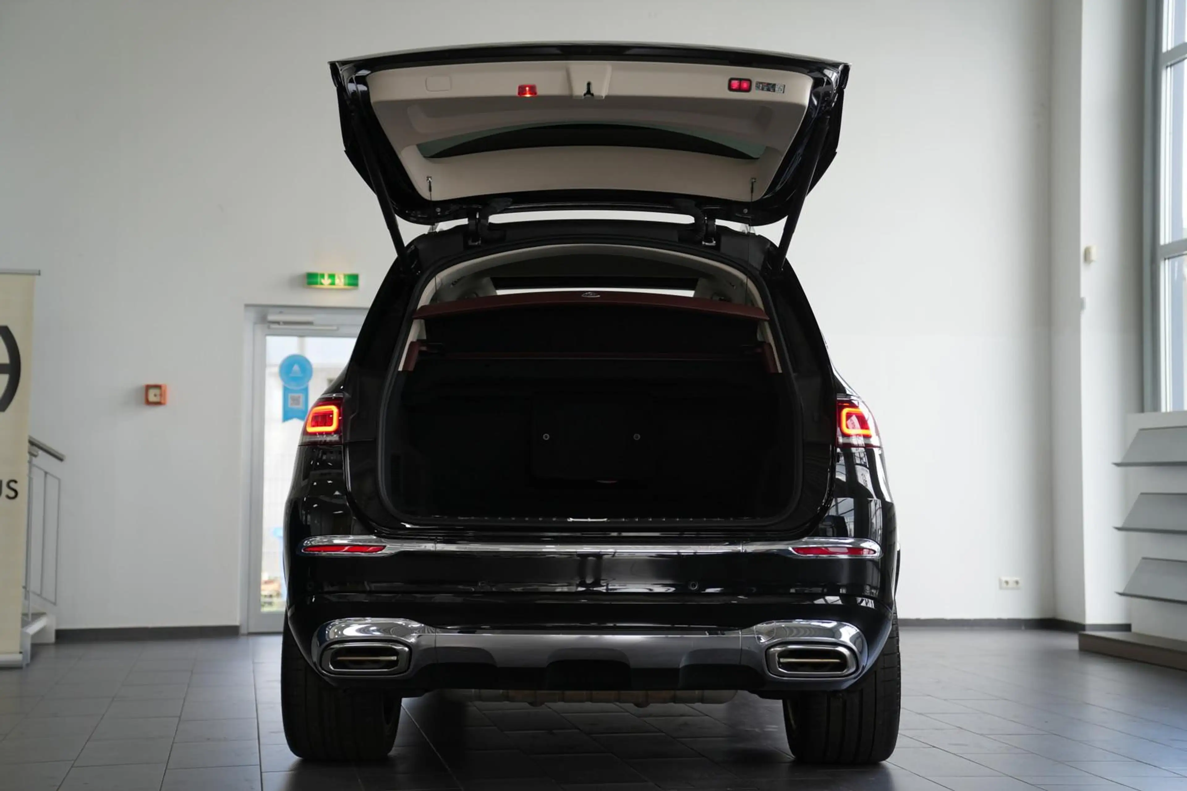 Mercedes-Benz GLS 600 4Matic Maybach *PANO*HEAD-UP*CHAUFFEUR* — photo 15
