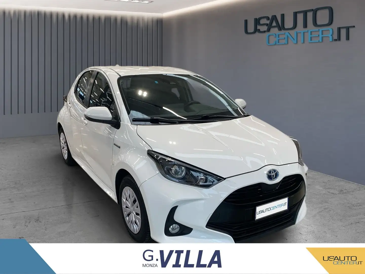 Toyota Yaris IV 2020 1.5h Business Bianco - 2