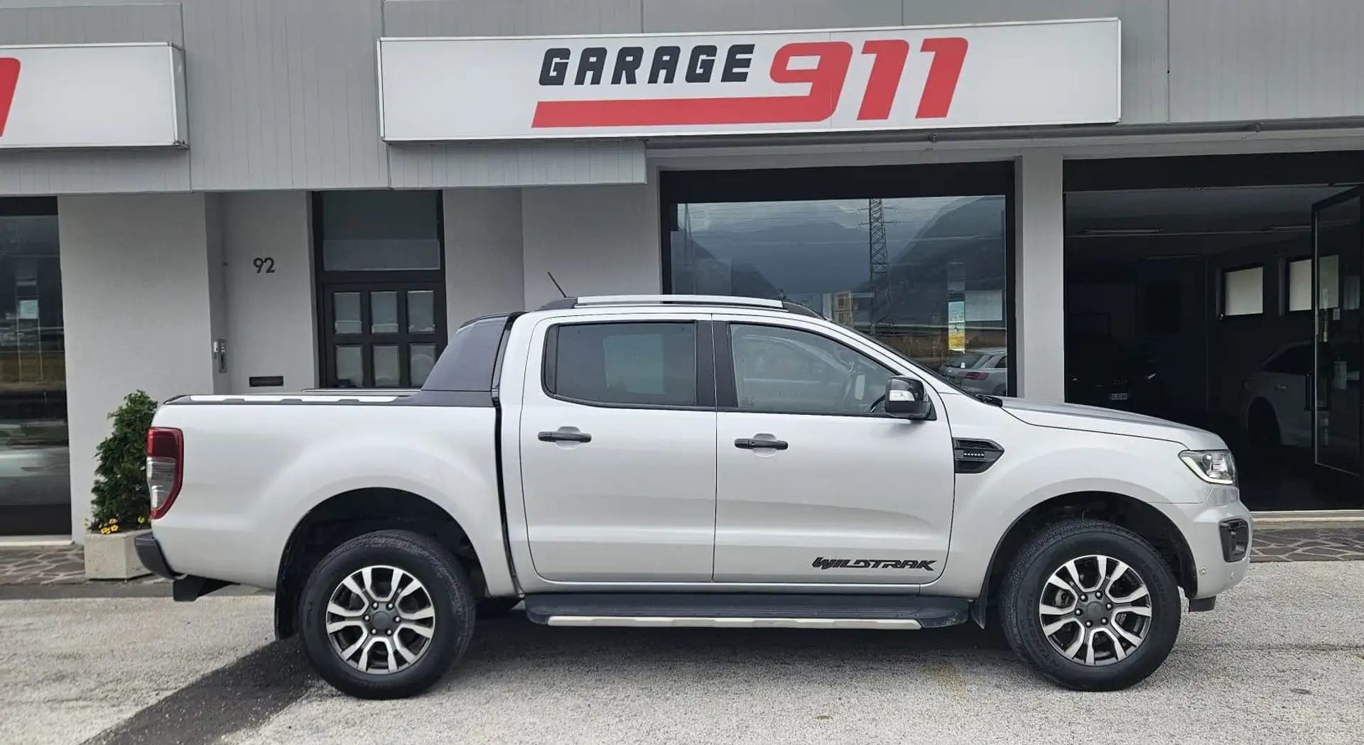 Ford Ranger WILDTRACK PELLE NAVI 2.0 TDI FULL CASSONE CHIUSO Gris - 2
