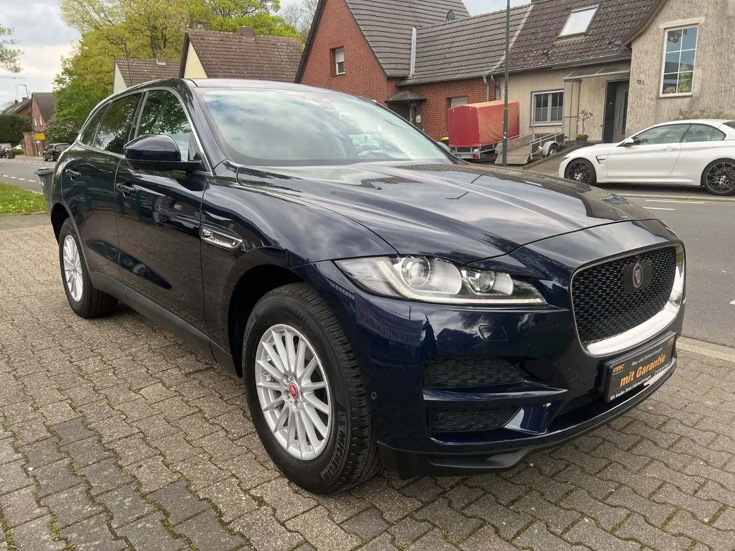 Jaguar F-Pace F-PACE Prestige/1.HD/AHK/V.LEDER/KAMERA/PDC/NAVI Blau - 1