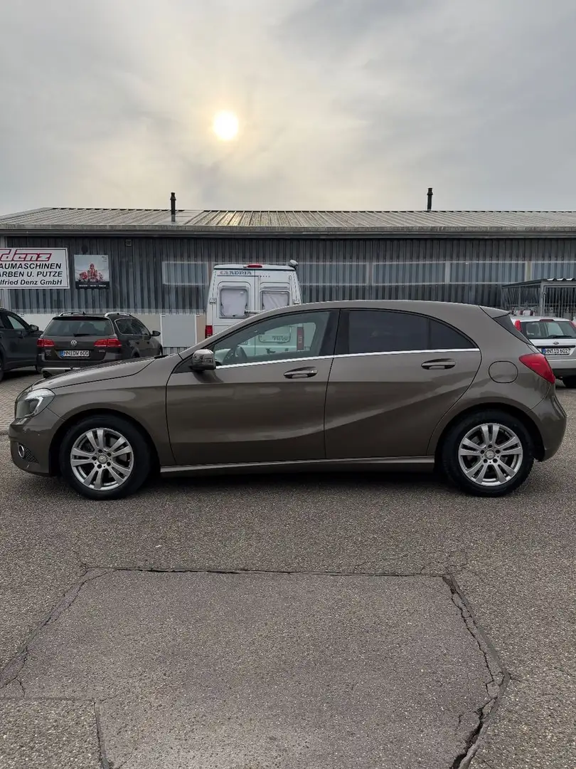 Mercedes-Benz A 200 BlueEfficiency Urban Garantie Grau - 2