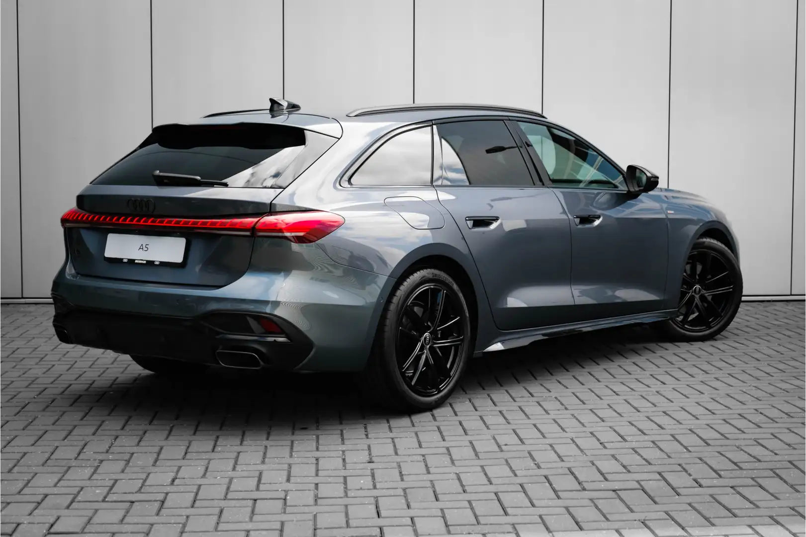 Audi A5 Avant 2.0 TFSI S edition 40 TFSI 204 pk | Lederen Bleu - 2