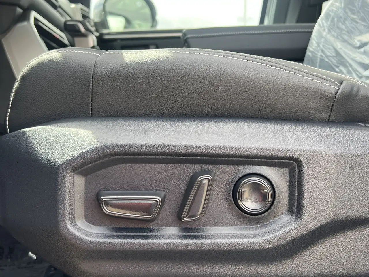 Toyota Tundra снимка Toyota Tundra