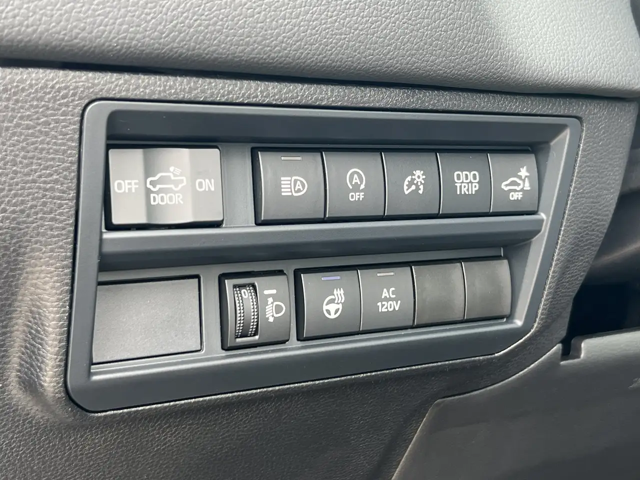 Toyota Tundra снимка Toyota Tundra
