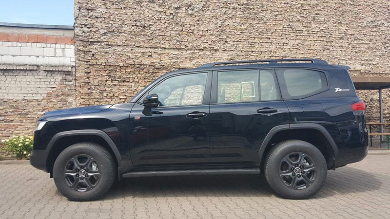 Toyota Land Cruiser 300 GAZOO Racing+SPORT+NEU+415HP+TwinTurbo+7s — photo 3