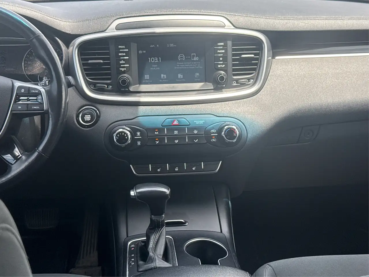 Kia Sorento снимка Kia Sorento