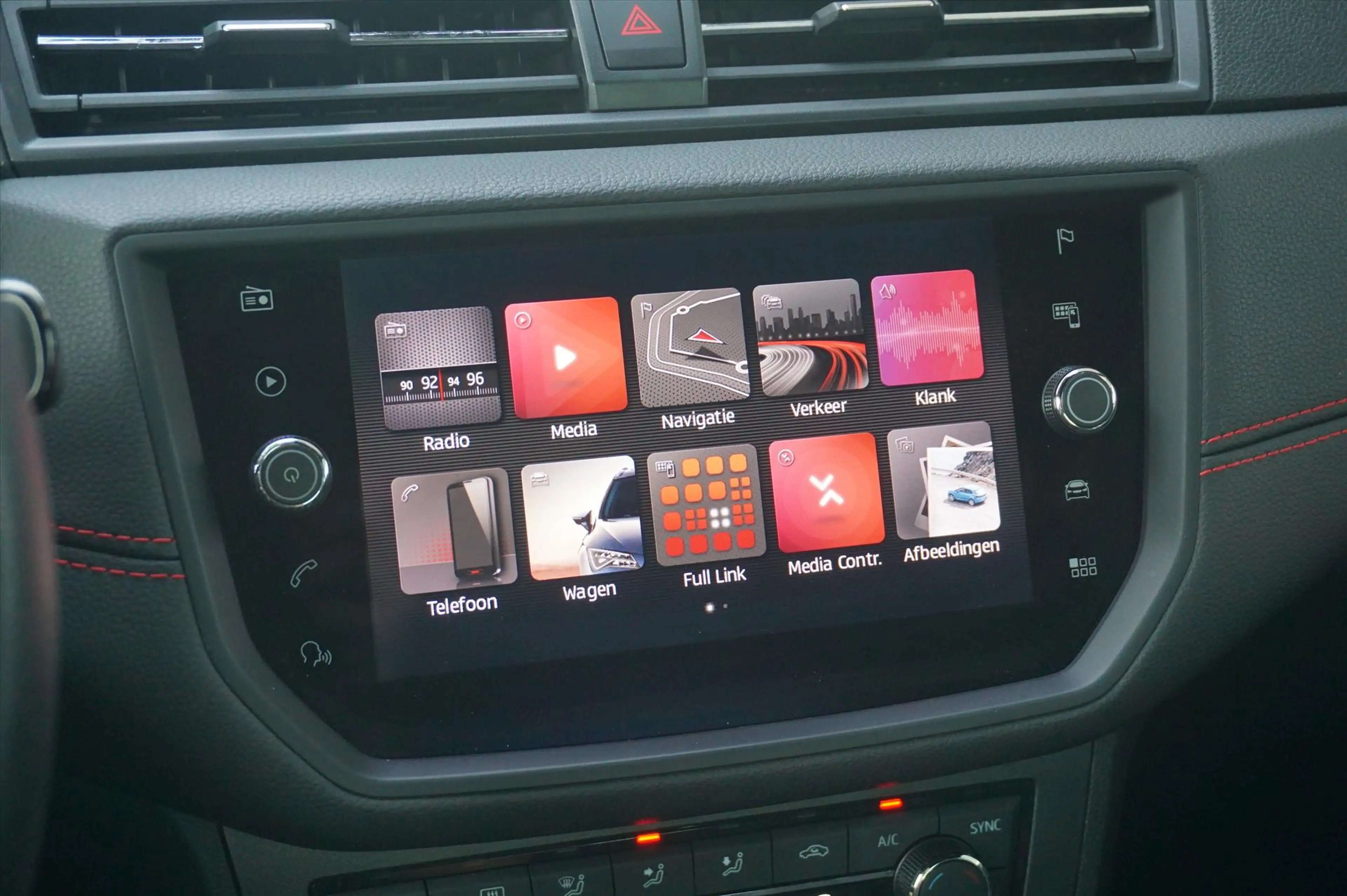 SEAT Arona 1.0 TSI FR uitvoering / Virtual Cockpit / Cruise / — photo 15