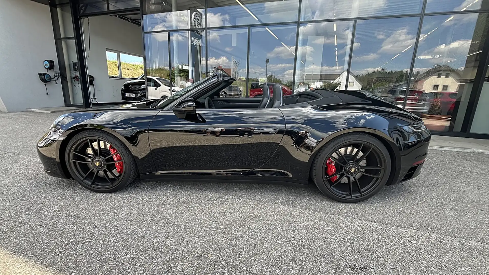Porsche 911 Carrera Cabrio GTS PDK Schwarz - 2