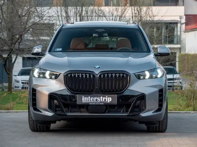 BMW X5 view 2