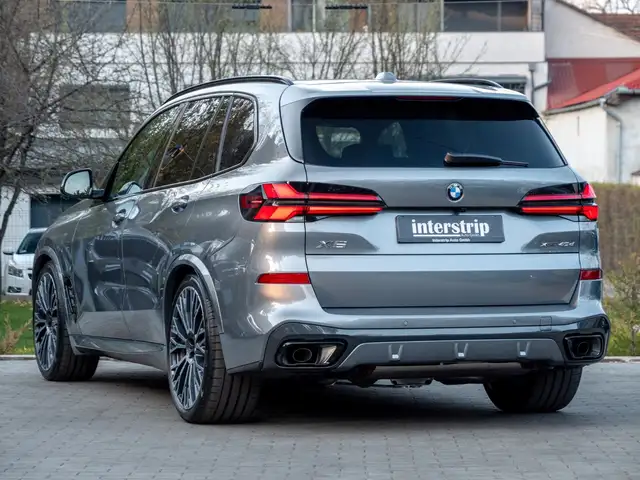 BMW X5 view 4