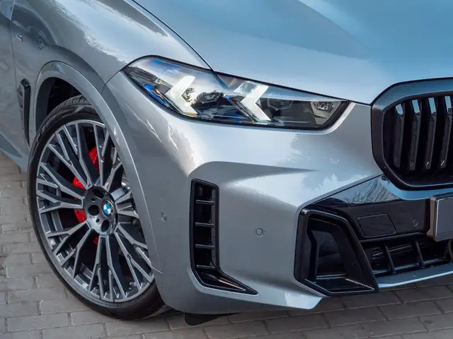 BMW X5 view 8