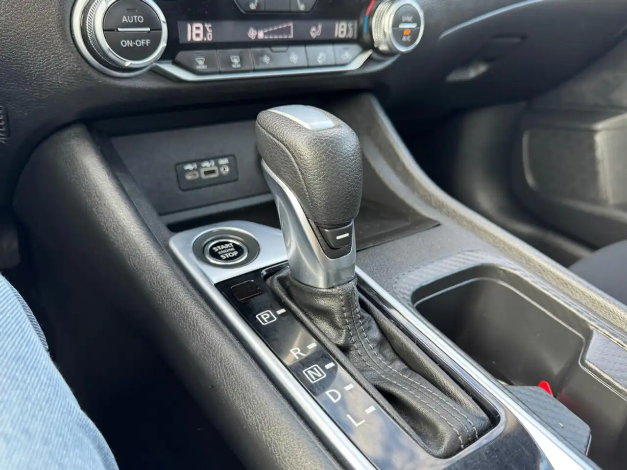 Nissan Sentra снимка Nissan Sentra