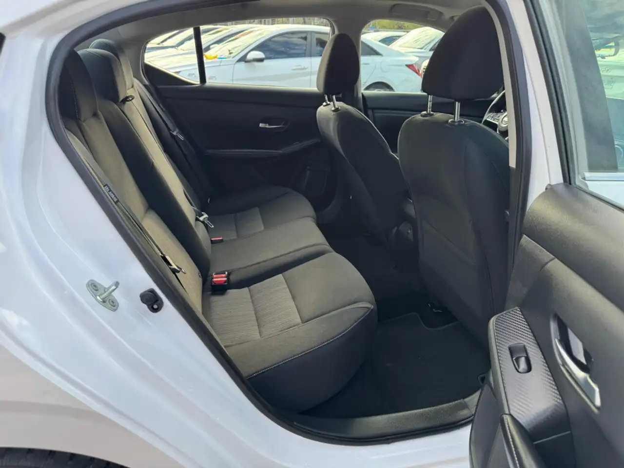 Nissan Sentra снимка Nissan Sentra