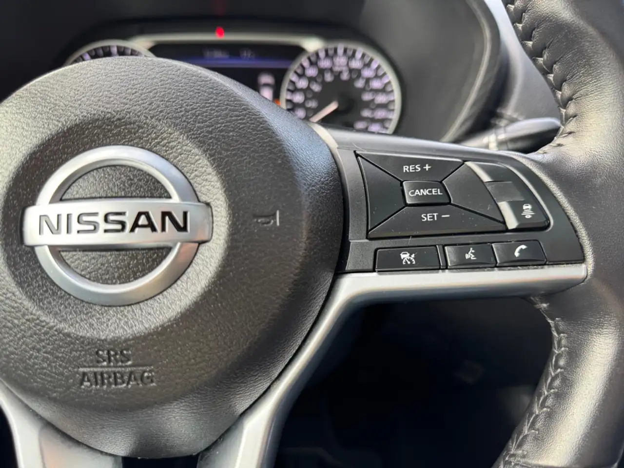 Nissan Sentra снимка Nissan Sentra