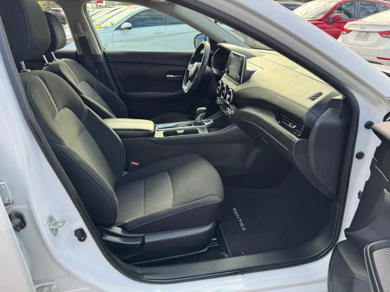 Nissan Sentra снимка Nissan Sentra