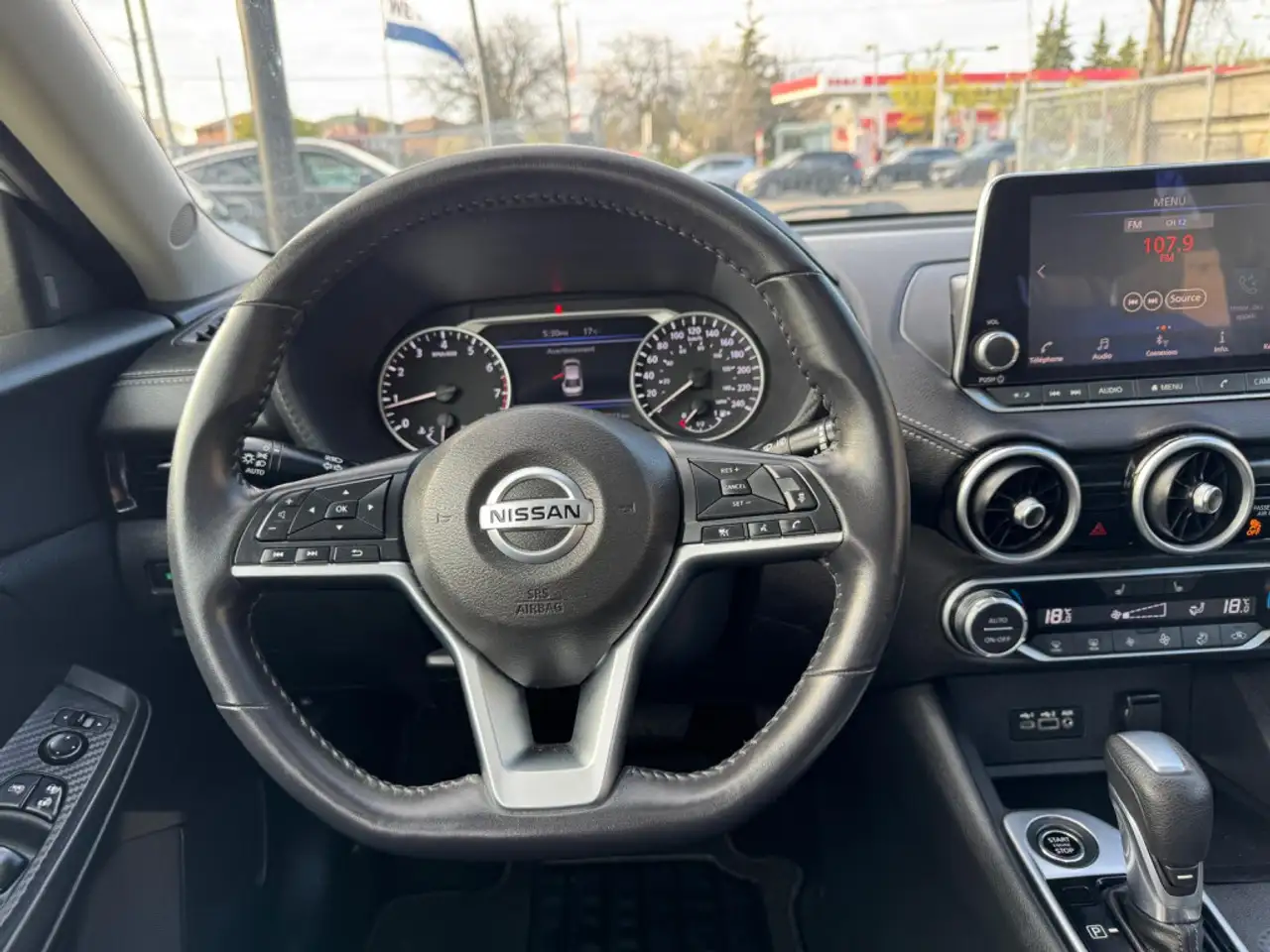Nissan Sentra снимка Nissan Sentra