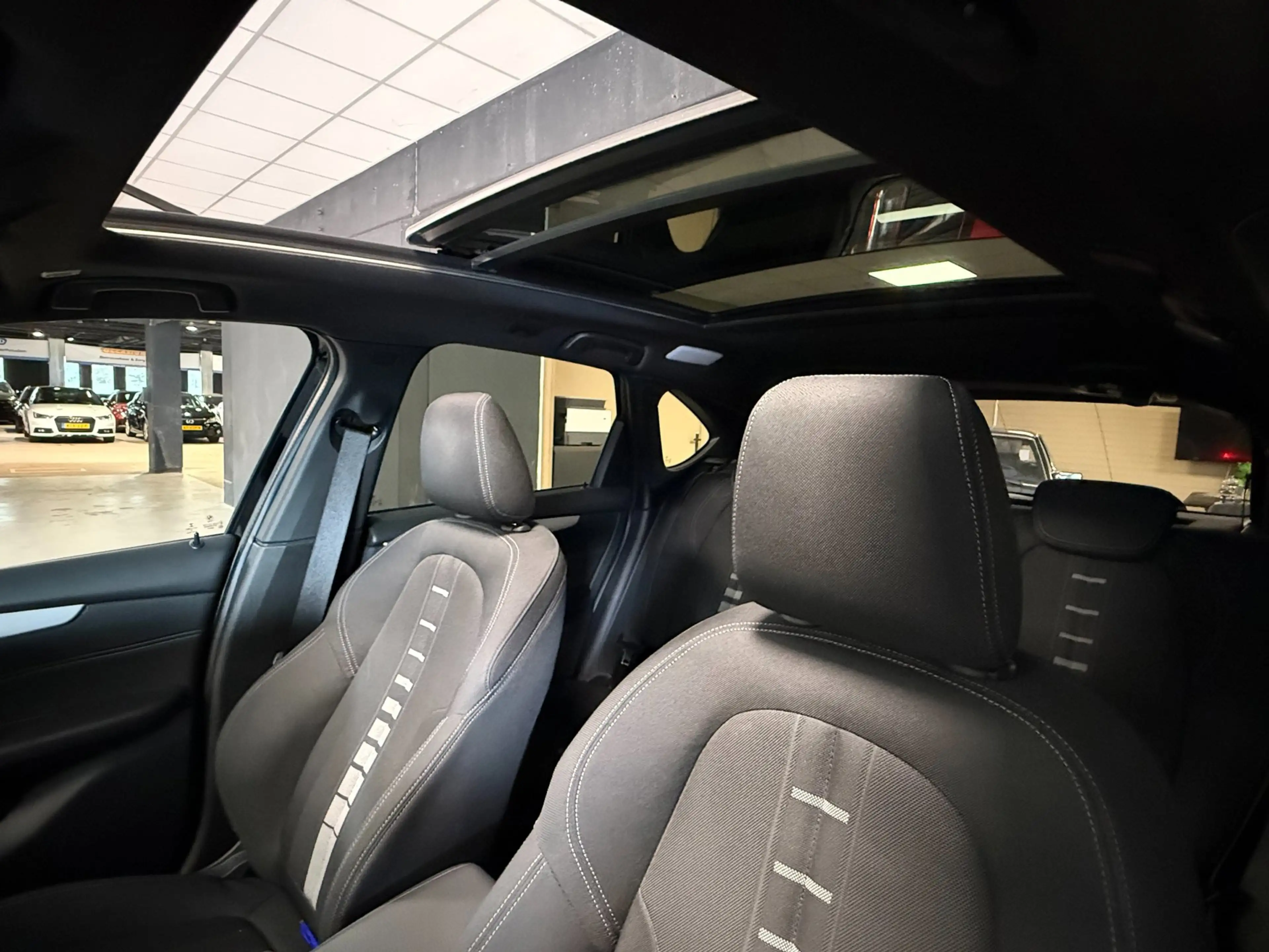 BMW 225 2-serie Active Tourer 225xe iPerformance High Exec — photo 25