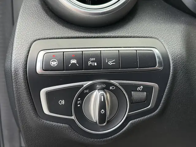 Mercedes-Benz C-Class view 12