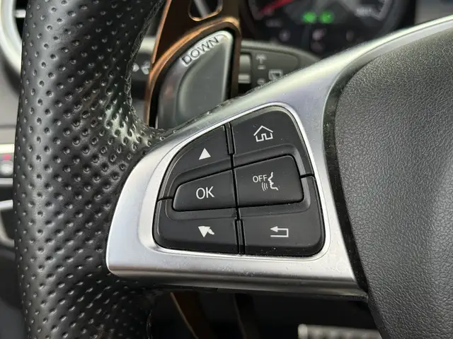 Mercedes-Benz C-Class view 15