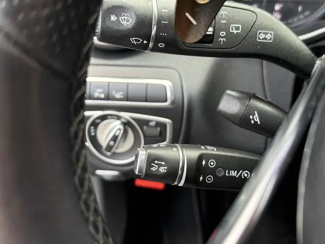 Mercedes-Benz C-Class view 13