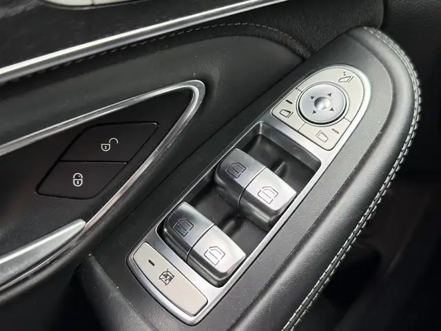 Mercedes-Benz C-Class view 10