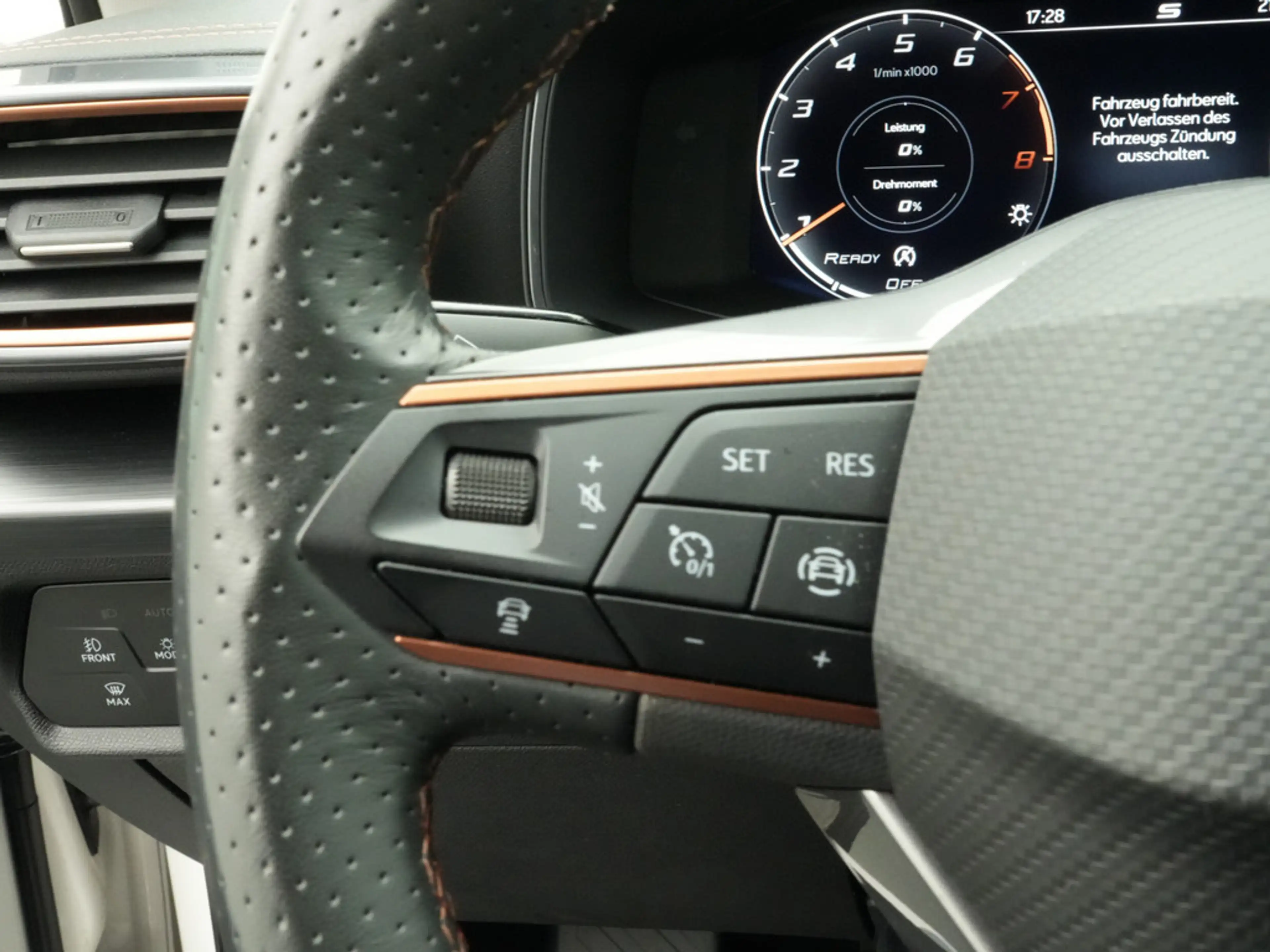 CUPRA Formentor NAVI VIRT ACC LEDER SHZ CARPLAY LED — photo 5