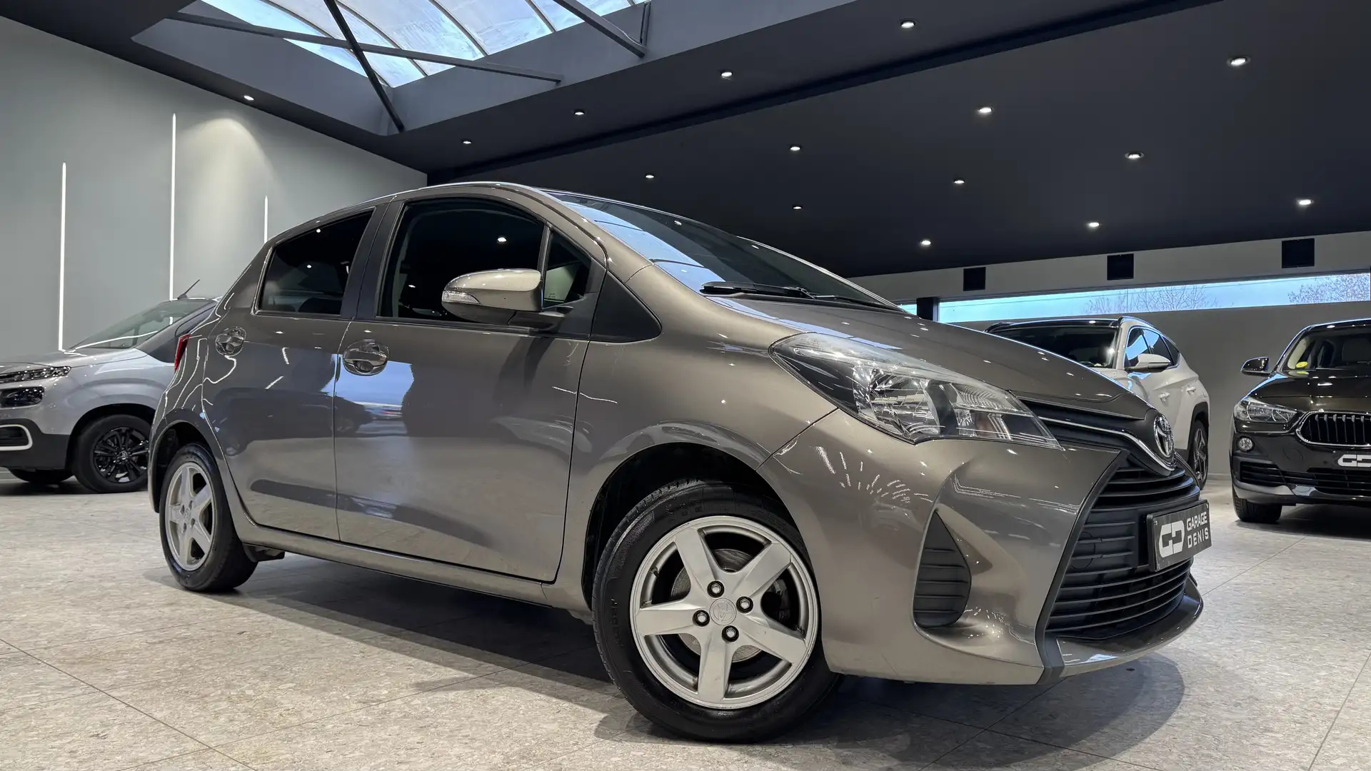 Toyota Yaris 1.33i VVT-i Comfort *GARANTIE 12 MOIS* Grigio - 2