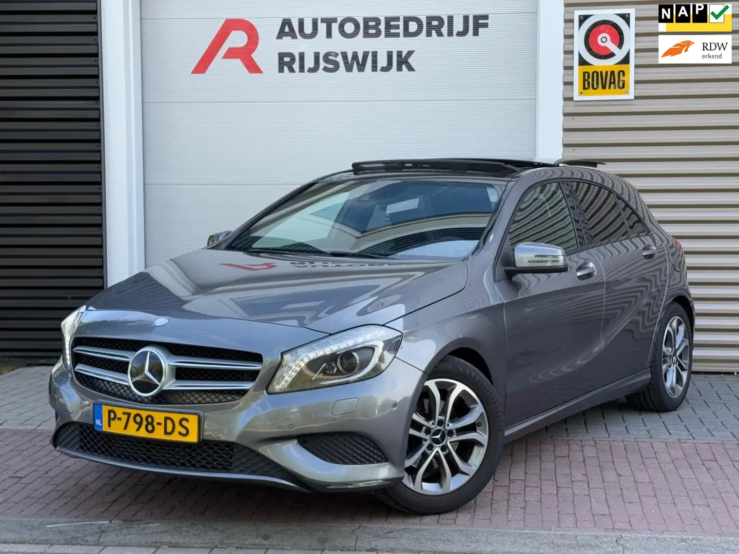Mercedes-Benz A 200 Ambition Pano/H&K/Stoelverwarming Grigio - 1