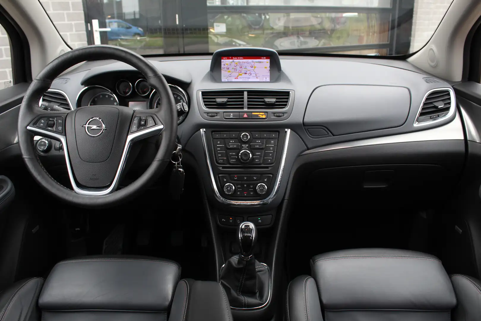 Opel Mokka 1.4 T Cosmo 4x4 / Leer / Schuifdak / Trekhaak / N. Oranje - 2