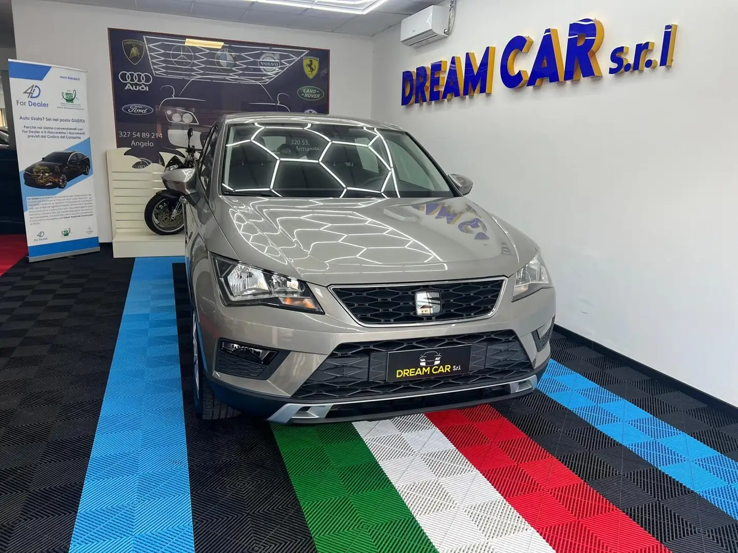 SEAT Ateca 1.6 TDI Reference Gris - 1