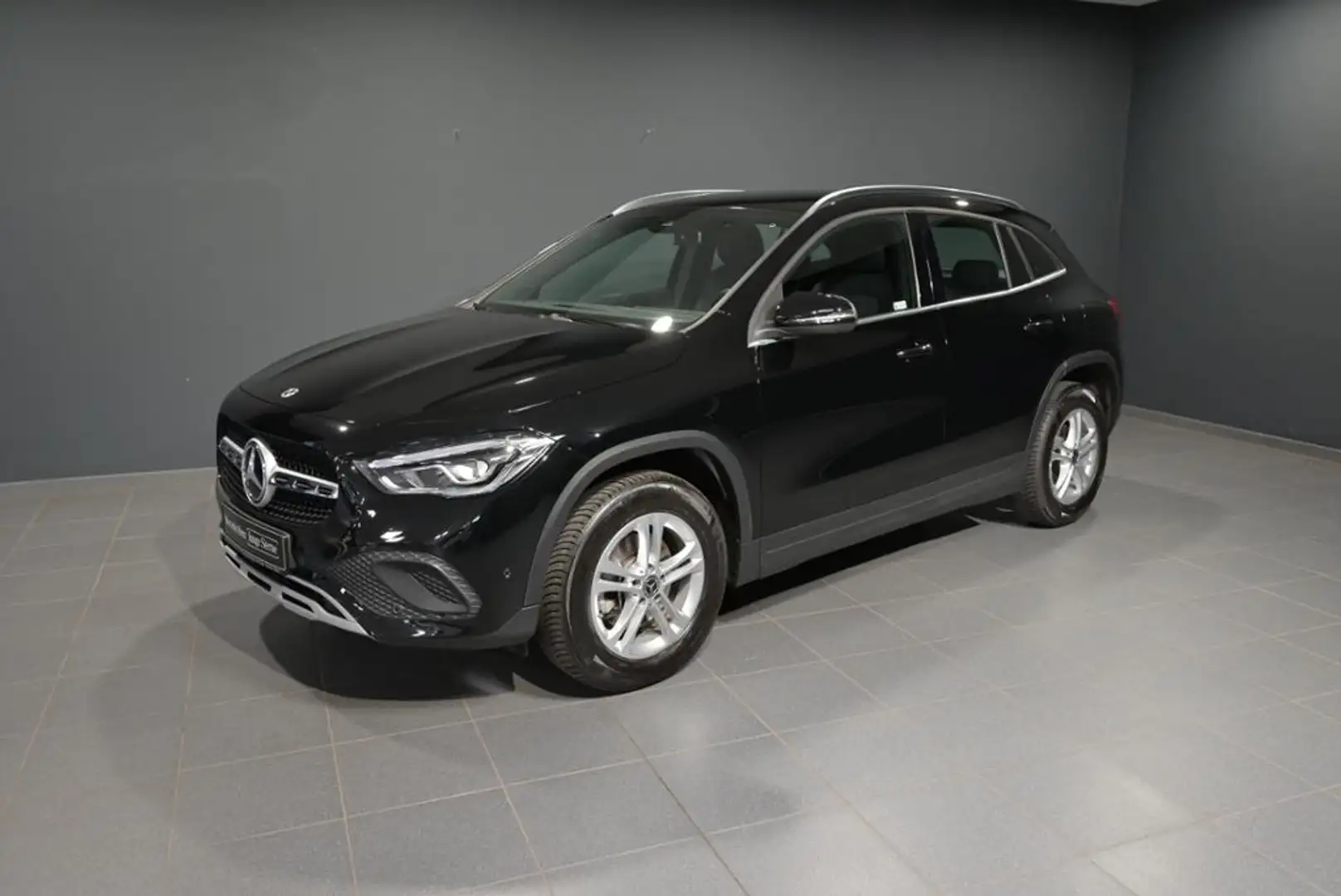 Mercedes-Benz GLA 180 d STYLE/NAVI/LED/RFK/SHZ/MBUX/EASYPACK Černá - 1