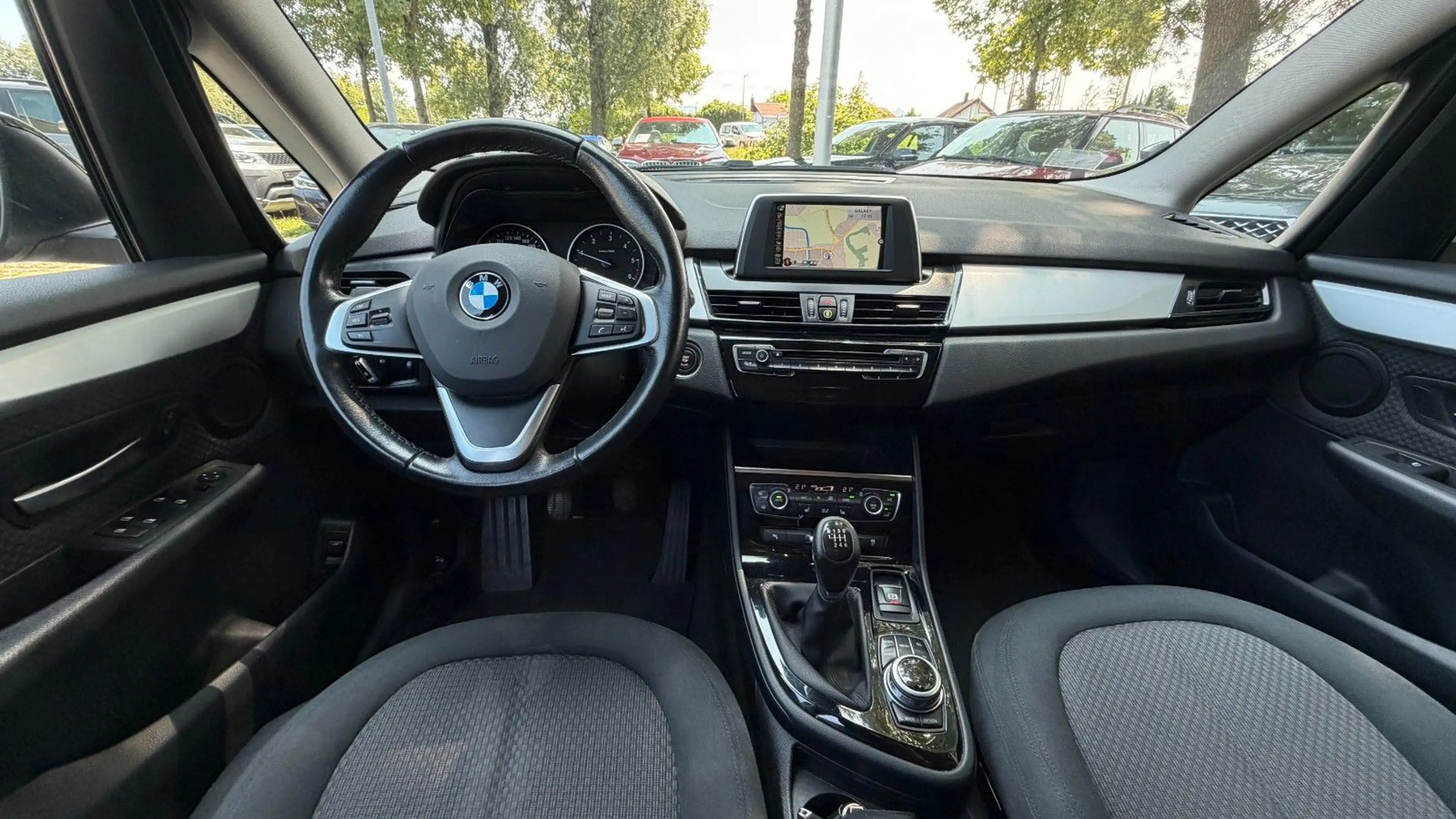 BMW 216 Advantage/Klimaaut/SHZ/LED — photo 13
