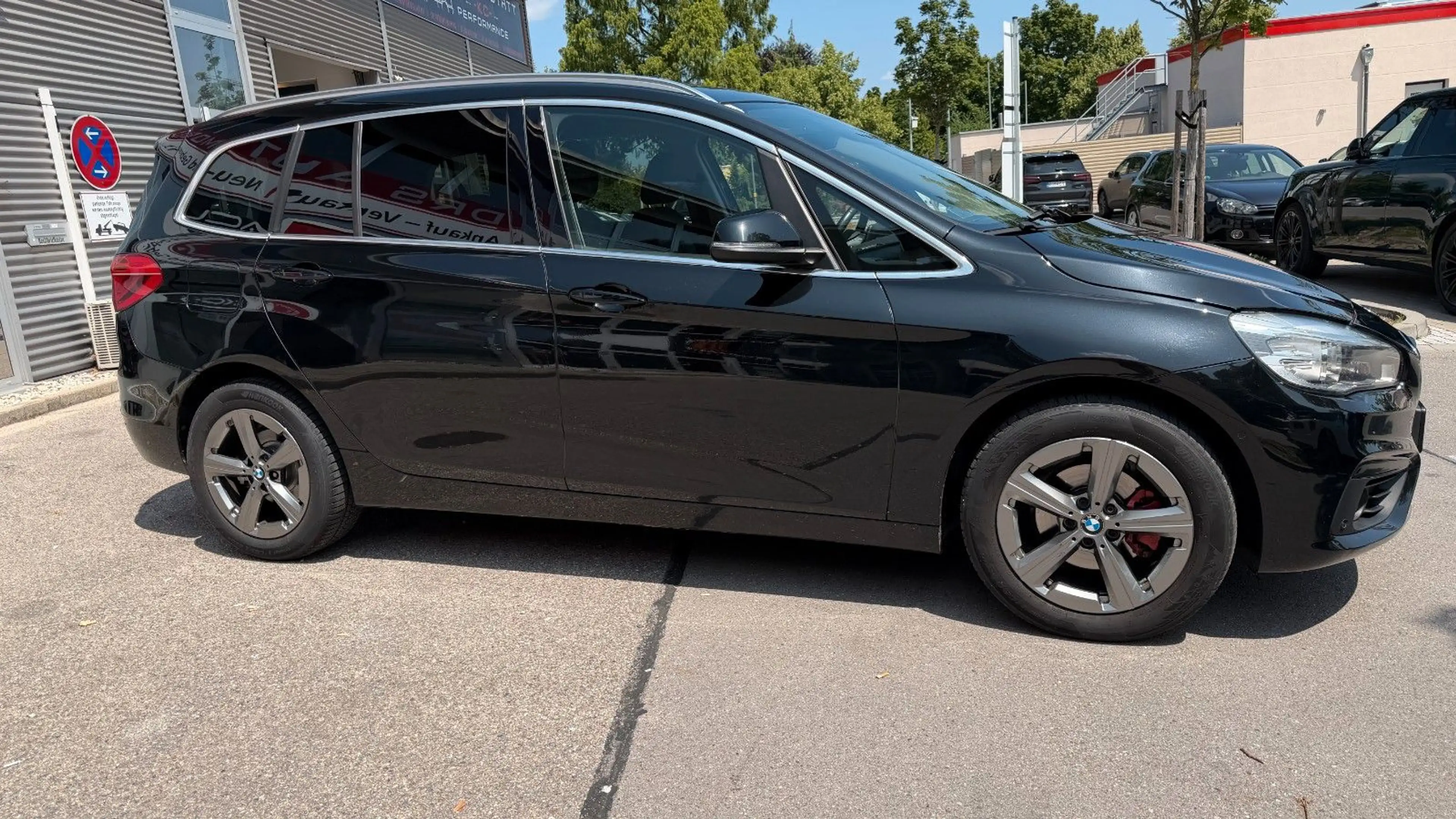 BMW 216 Advantage/Klimaaut/SHZ/LED — photo 6