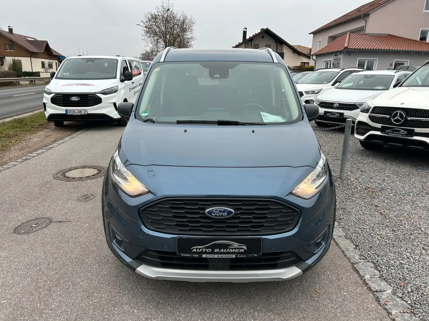 Ford Tourneo Connect Active *Panoramadach* Azul - 2