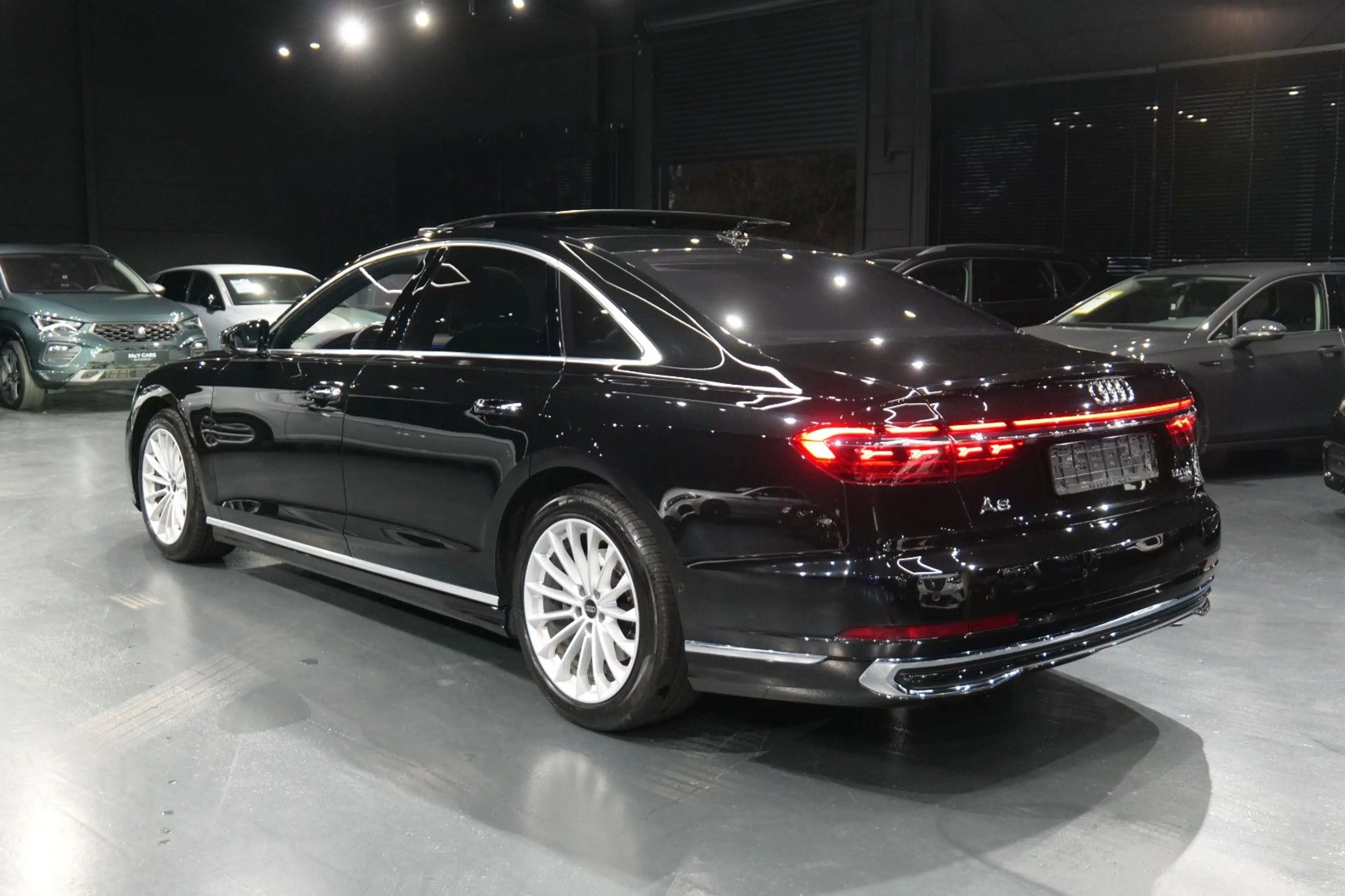 Audi A8 50 TDI quattro — photo 6
