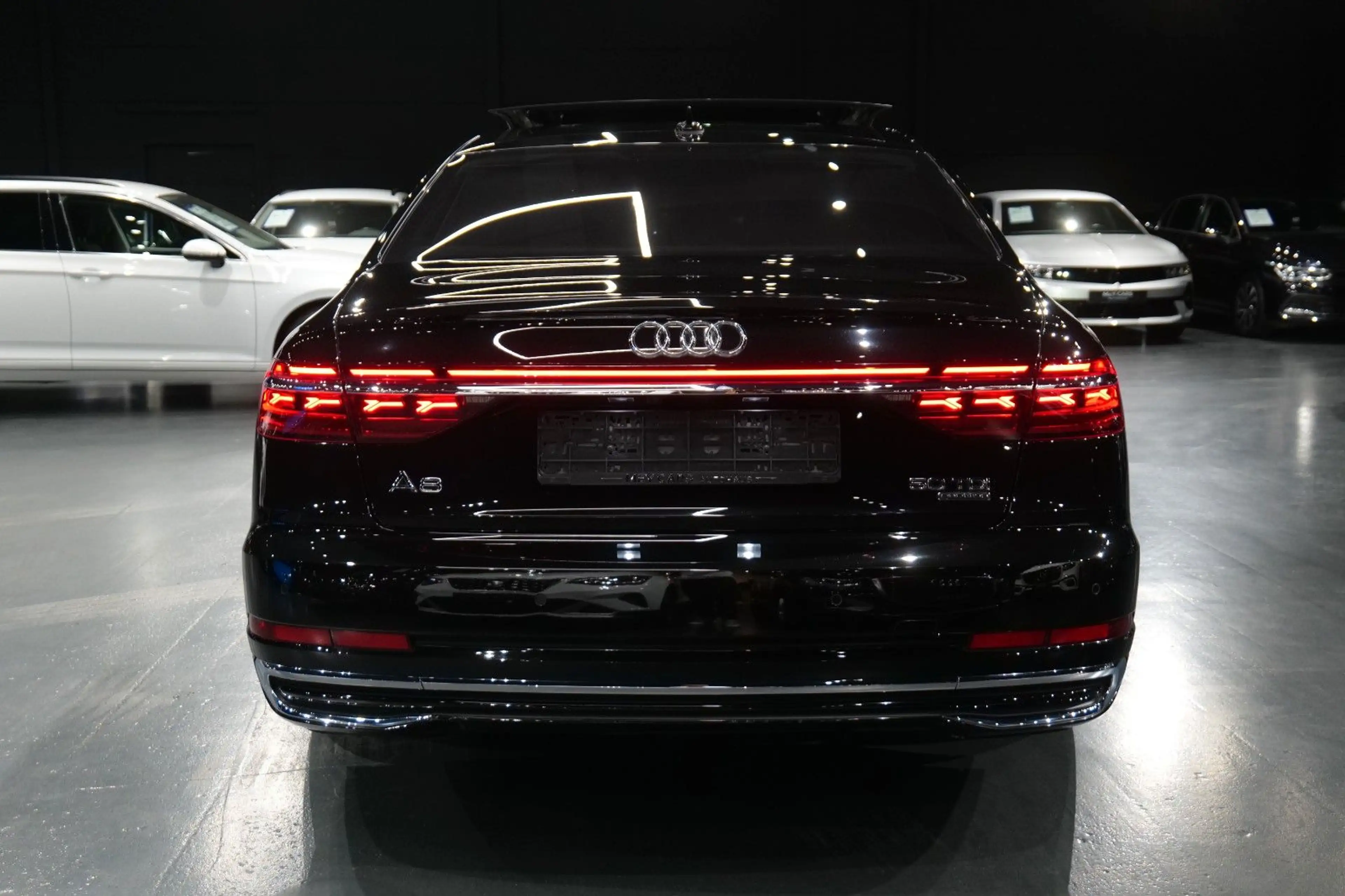 Audi A8 50 TDI quattro — photo 9