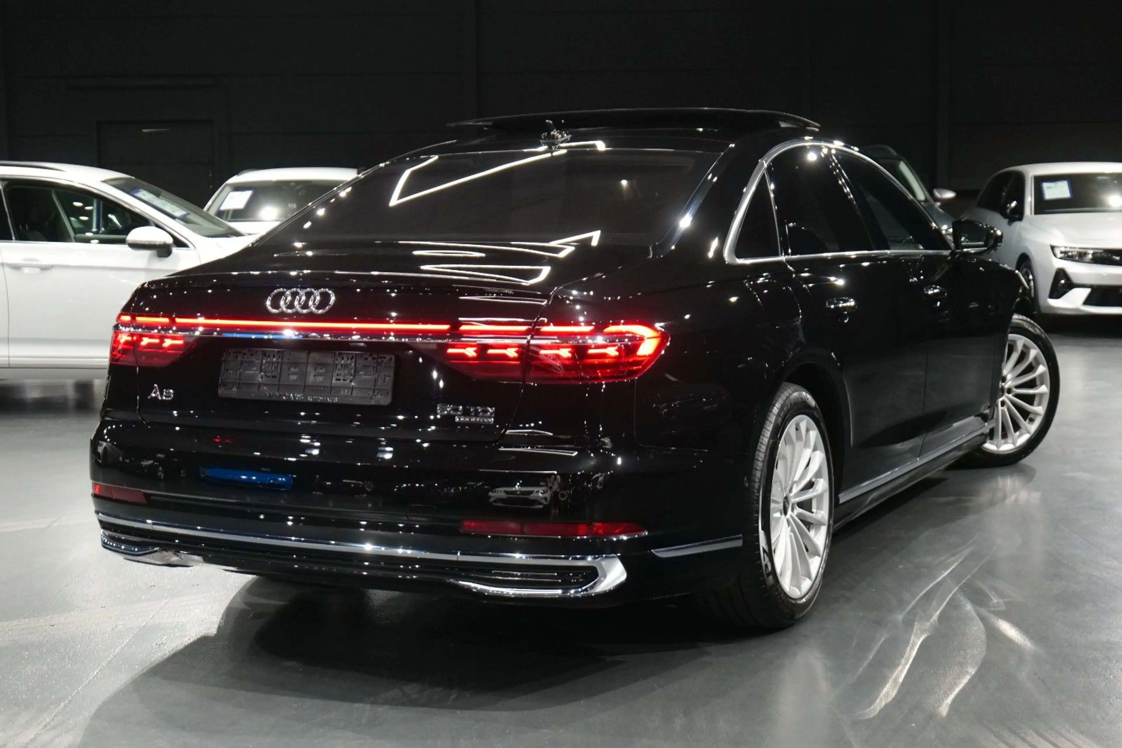 Audi A8 50 TDI quattro — photo 3