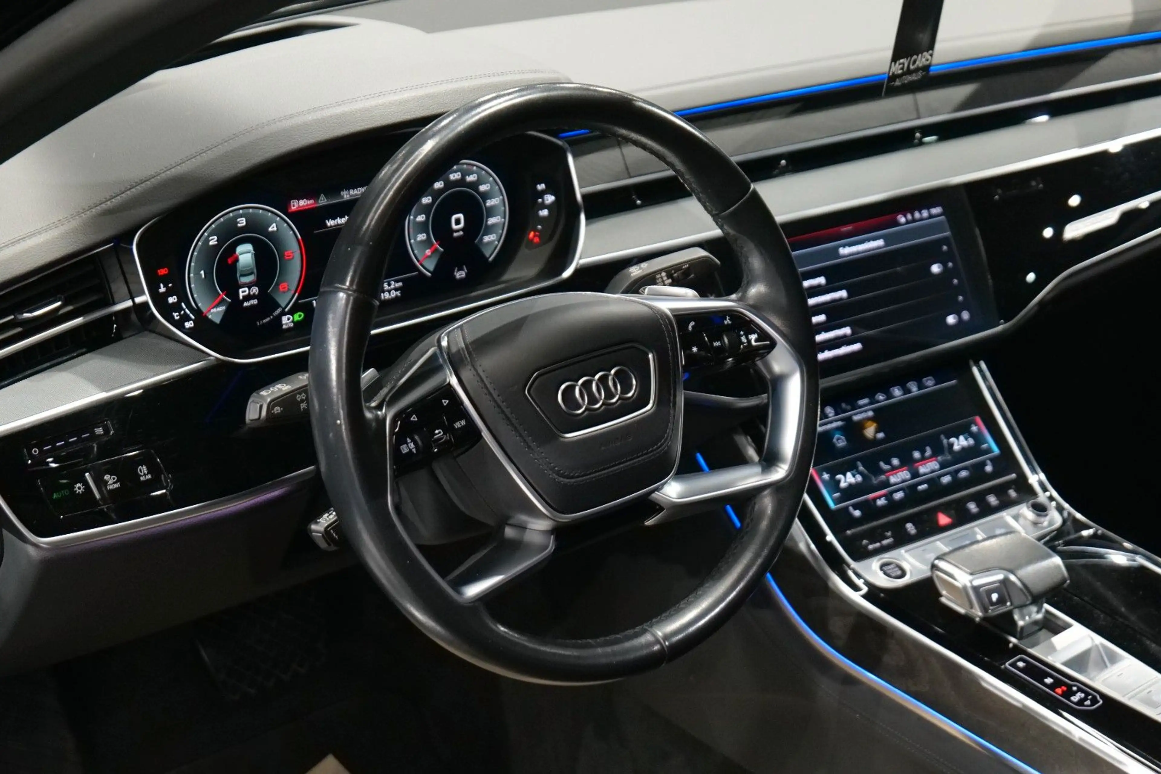 Audi A8 50 TDI quattro — photo 10