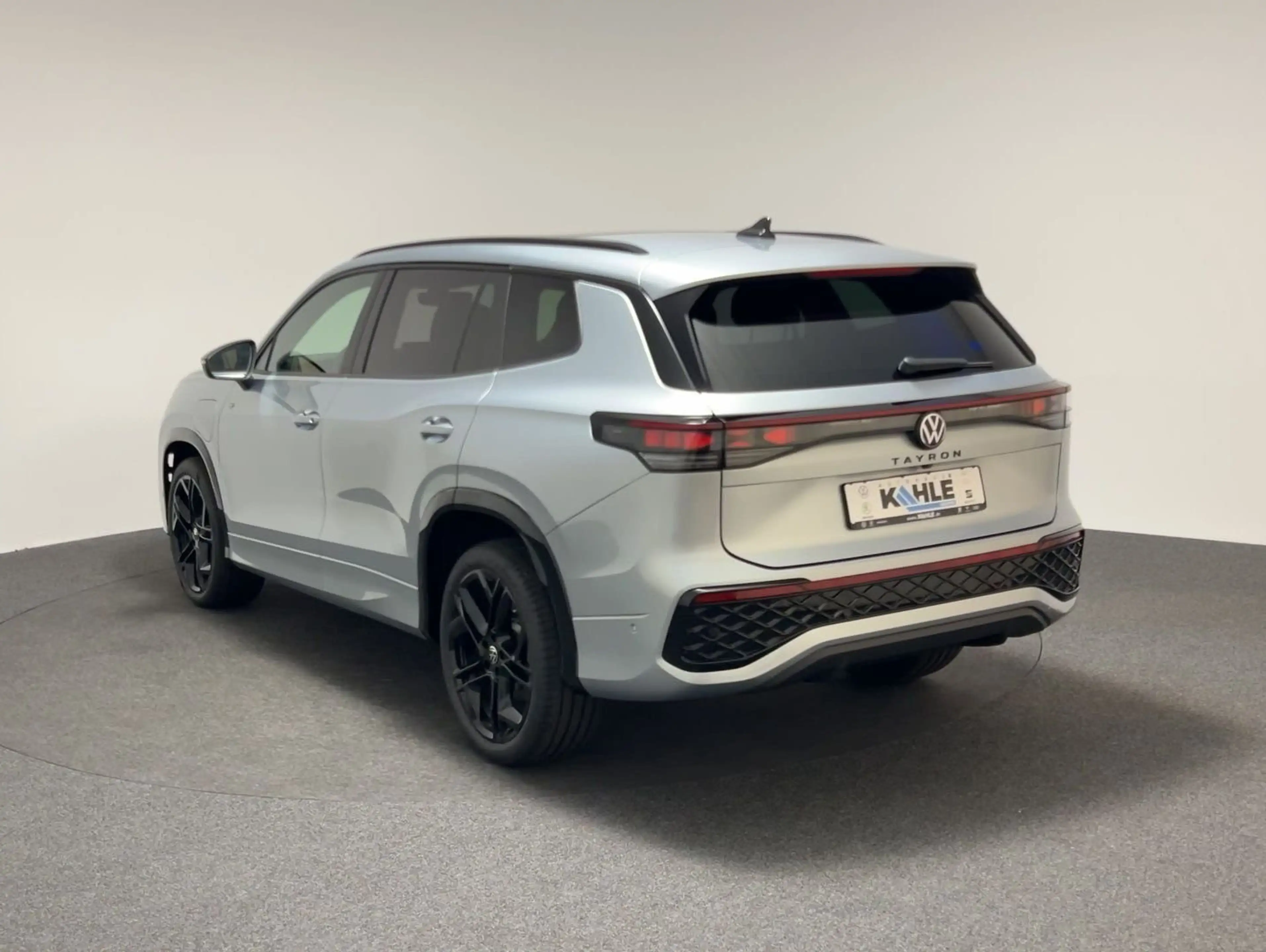 Volkswagen Tayron 1.5 eHybrid R-Line CarPlay Pano Black ACC — photo 3