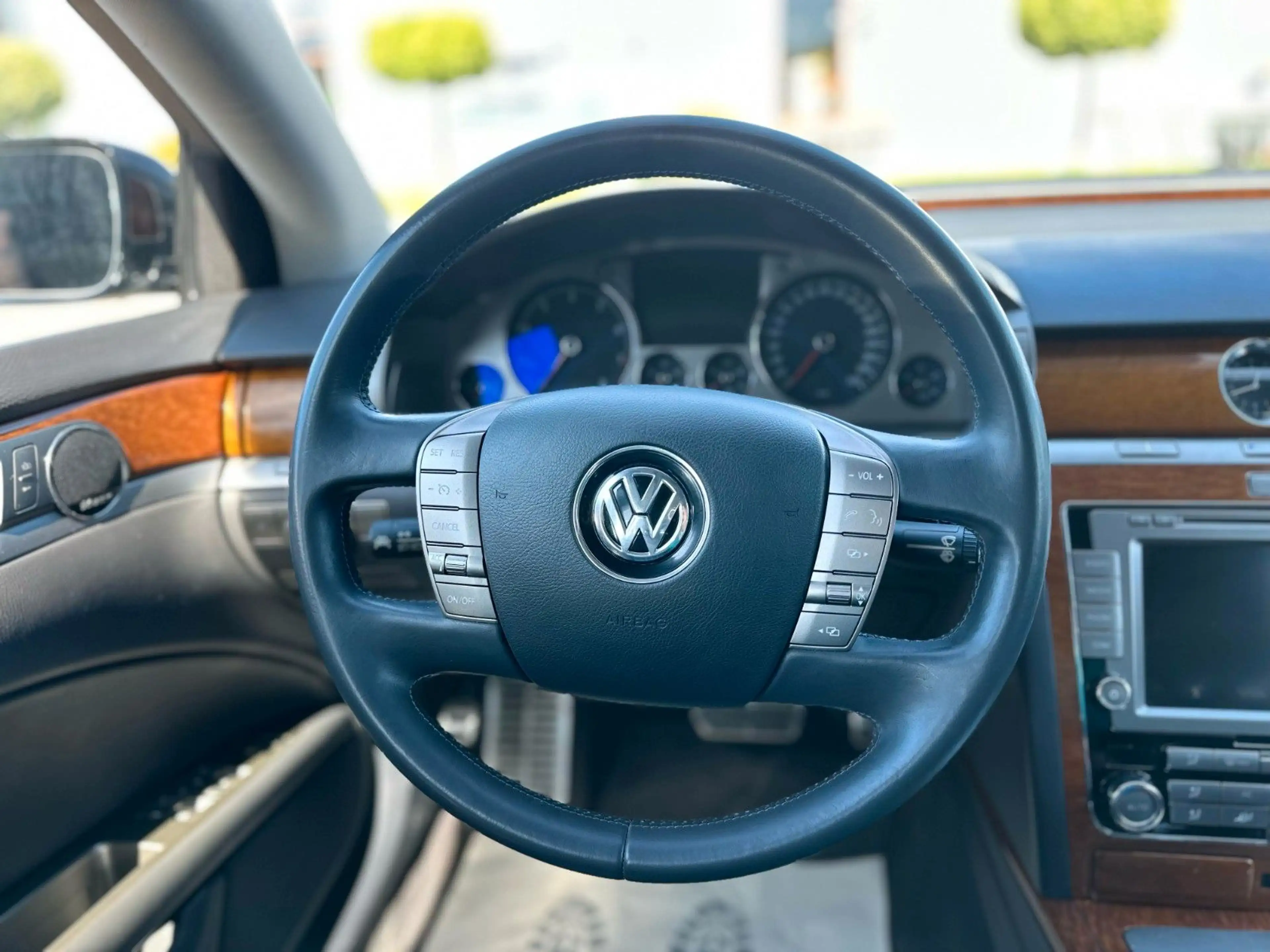Volkswagen Phaeton V8 4-Sitzer 4Motion lang VOLLAUSTATTUNG — photo 11
