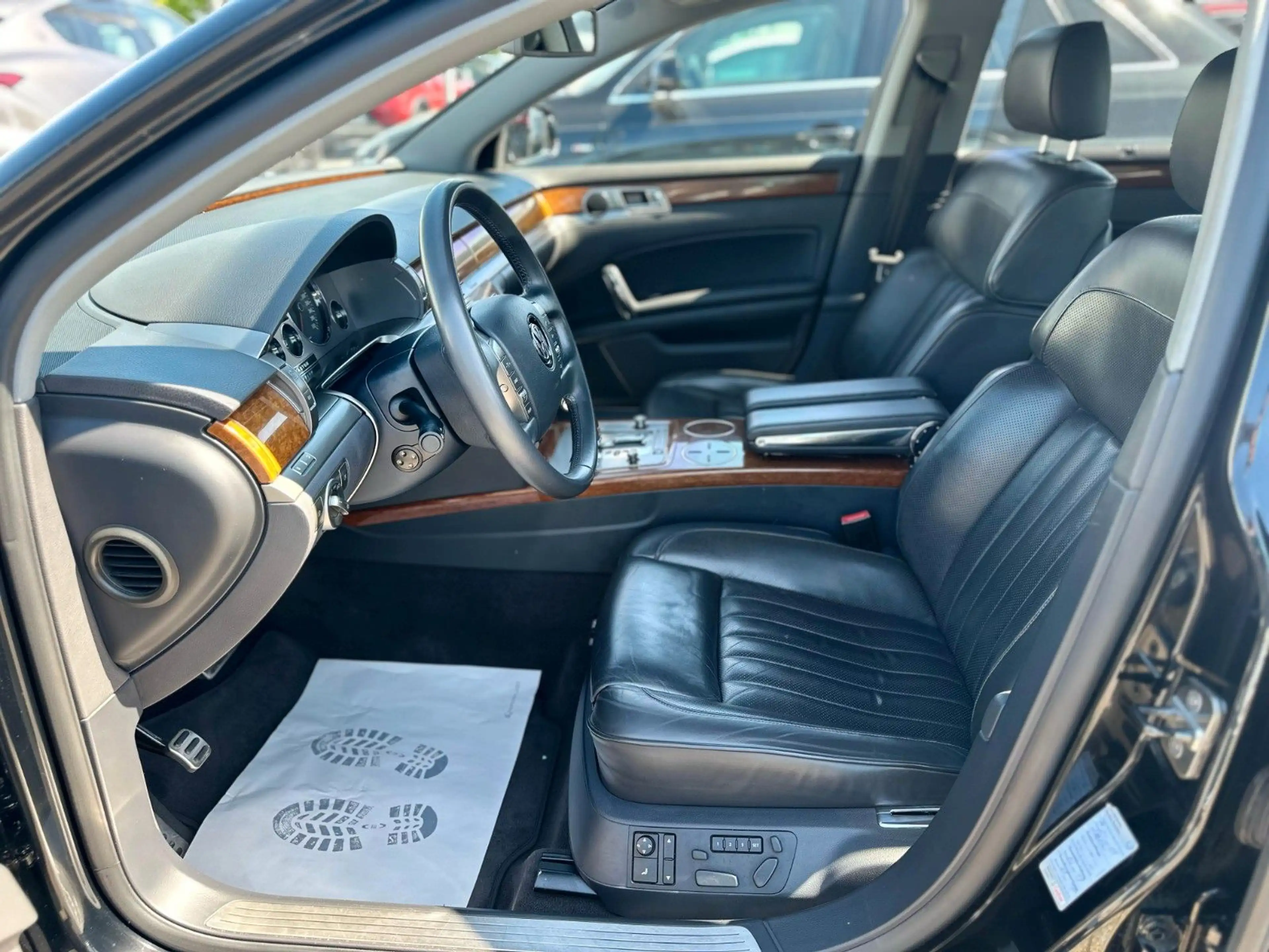 Volkswagen Phaeton V8 4-Sitzer 4Motion lang VOLLAUSTATTUNG — photo 9