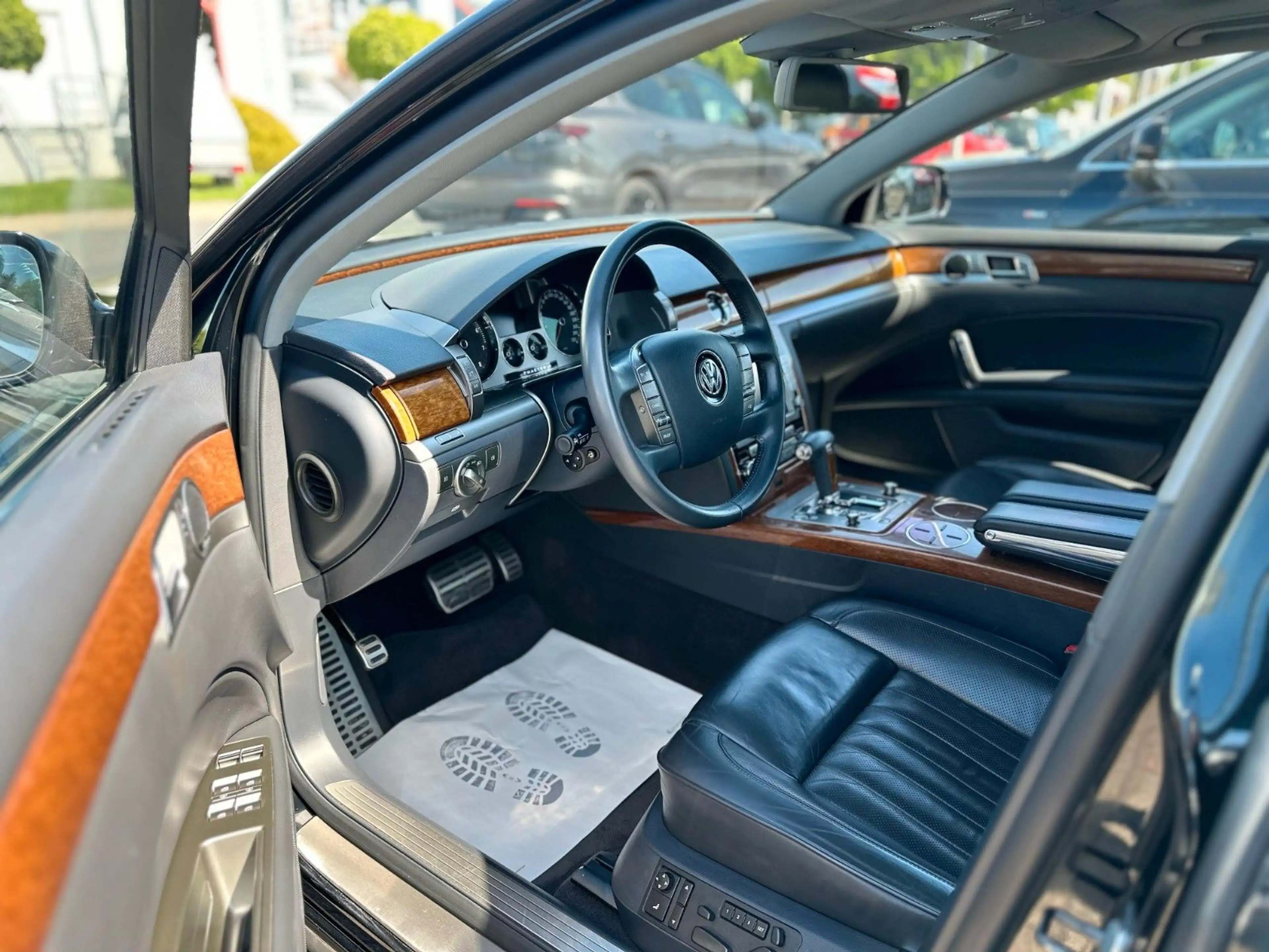 Volkswagen Phaeton V8 4-Sitzer 4Motion lang VOLLAUSTATTUNG — photo 8