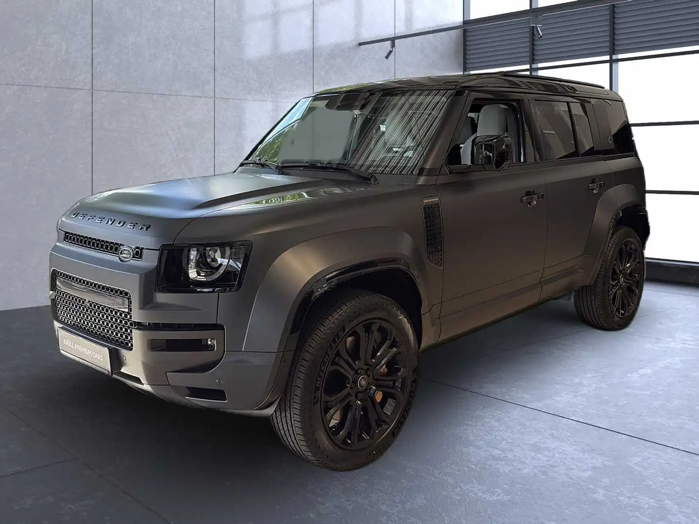 Land Rover Defender OCTA *Edition One* Grau - 1