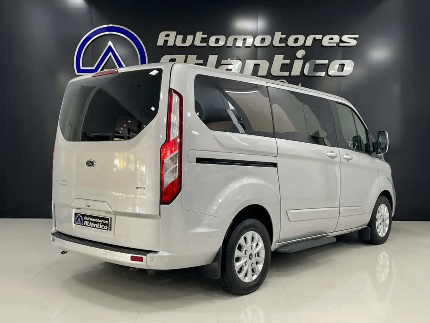 Ford Tourneo Custom 1.0 Ecoboost PHEV Titanium 125 Grau - 2