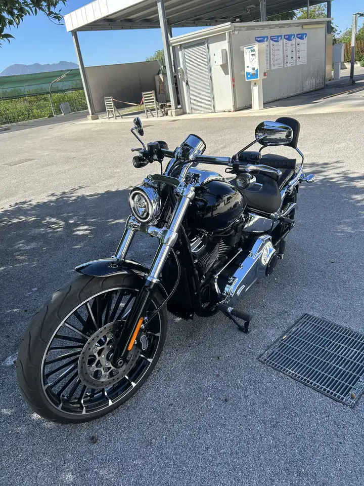 Harley-Davidson Breakout